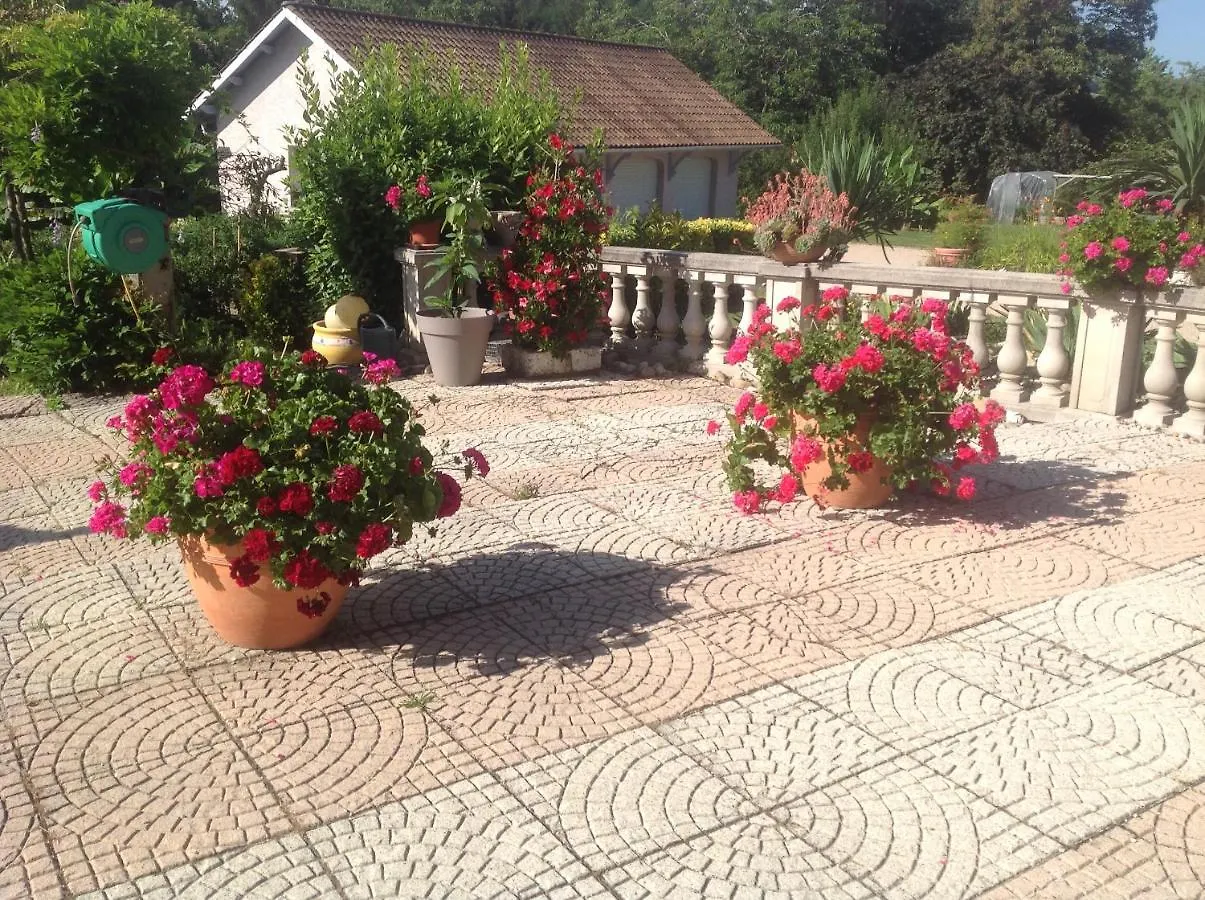 Bed and Breakfast Domaine De La Provencale Saint-Didier-de-la-Tour Frühstückspension