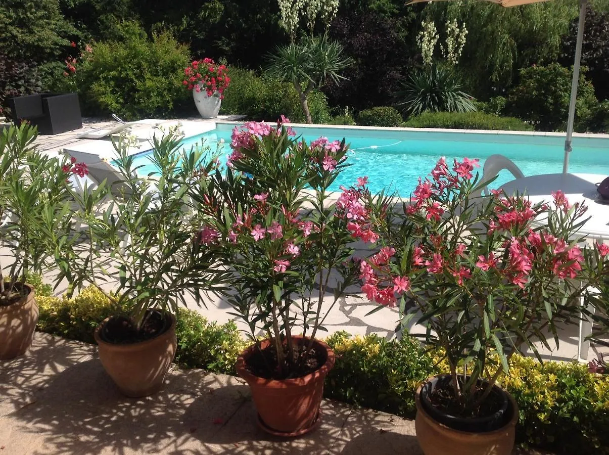 Domaine De La Provencale Bed & Breakfast Saint-Didier-de-la-Tour